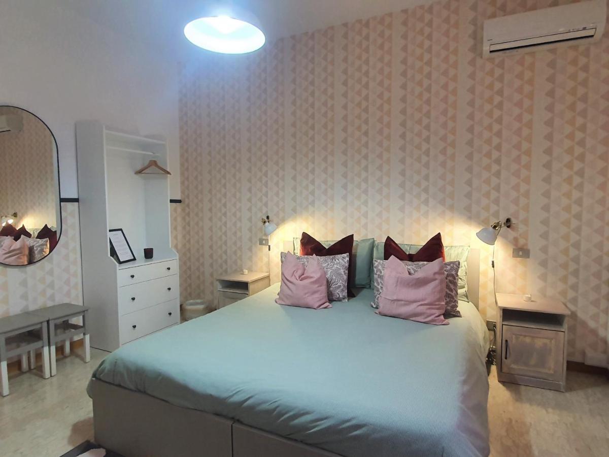 Villa Rosa - Sperlonga Vertice Rooms Eksteriør bilde